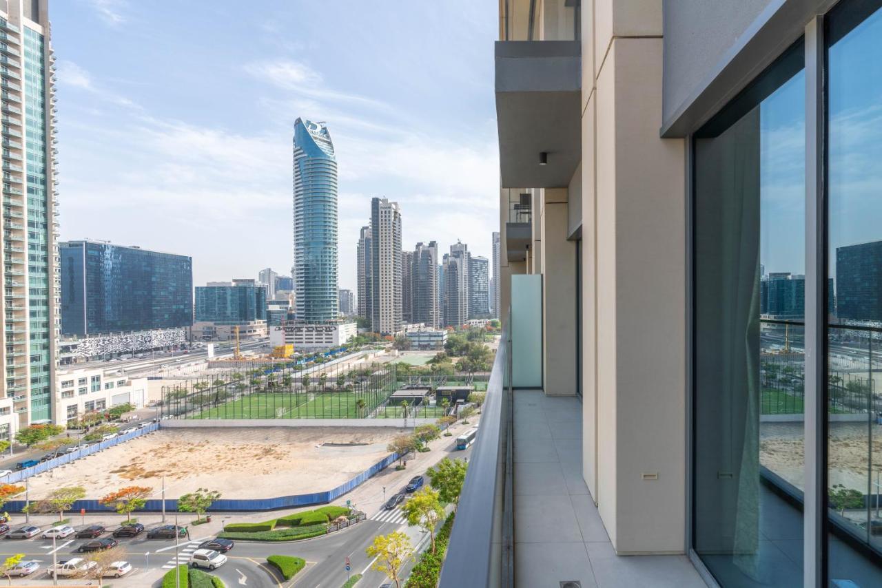 Ultimate / 5 Min Walk From Mall / Brand New / Downtown Apartment Dubai