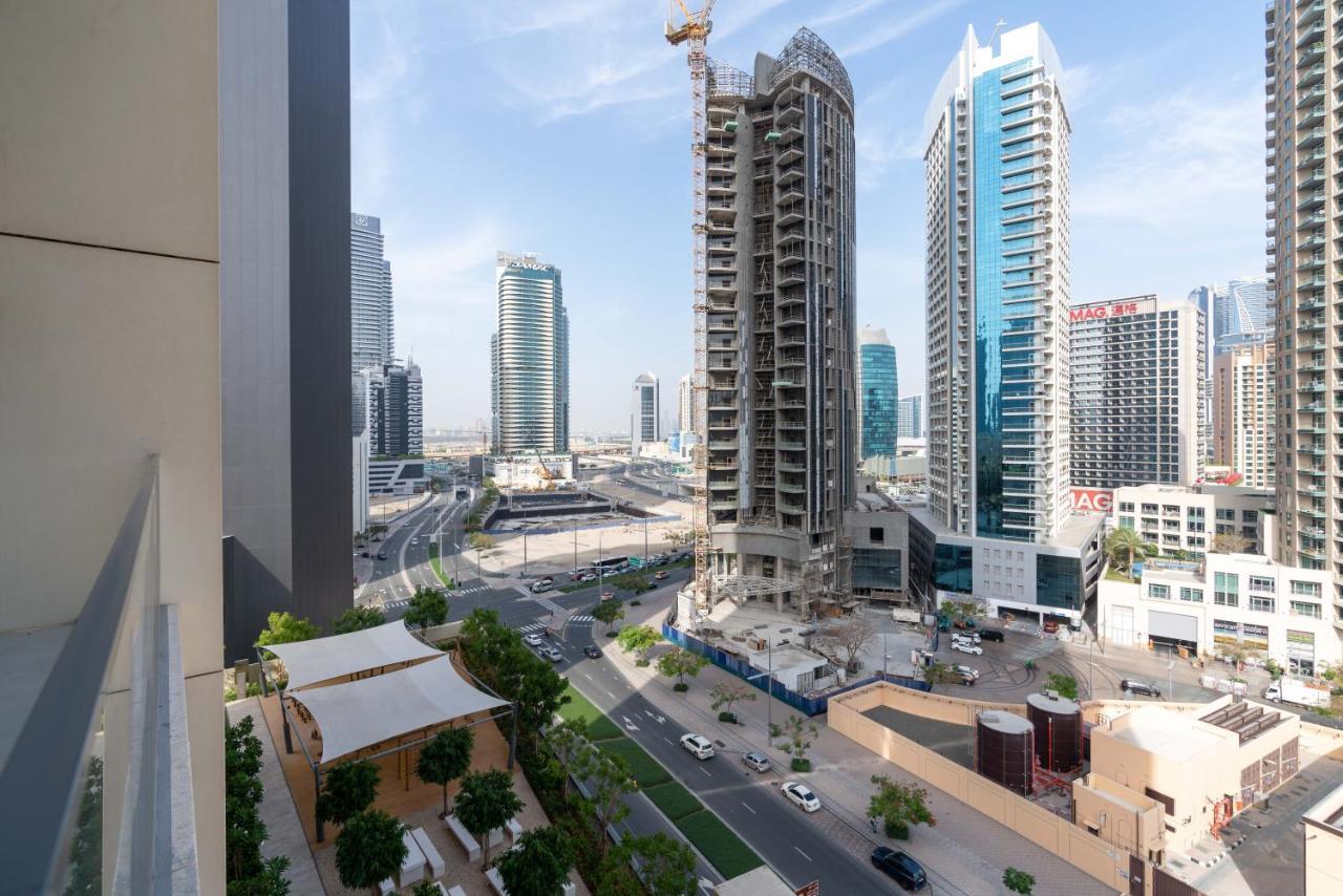 Ultimate / 5 Min Walk From Mall / Brand New / Downtown Apartment Dubai