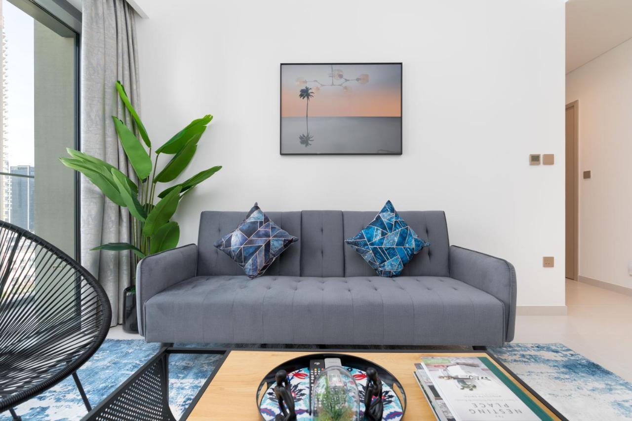 Ultimate / 5 Min Walk From Mall / Brand New / Downtown Apartment