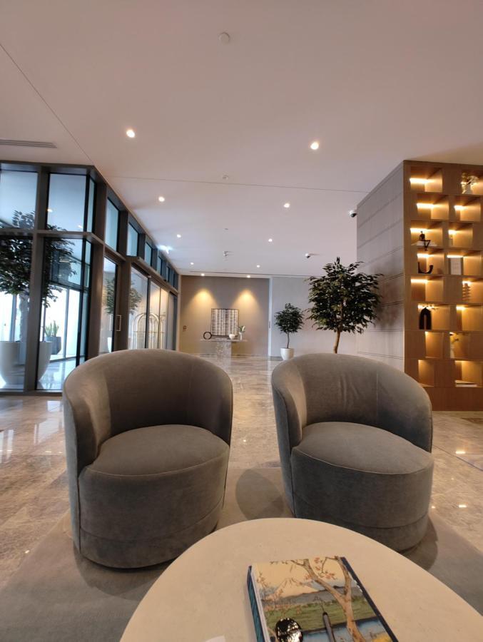 अपार्टमेंट Ultimate / 5 Min Walk From Mall / Brand New / Downtown