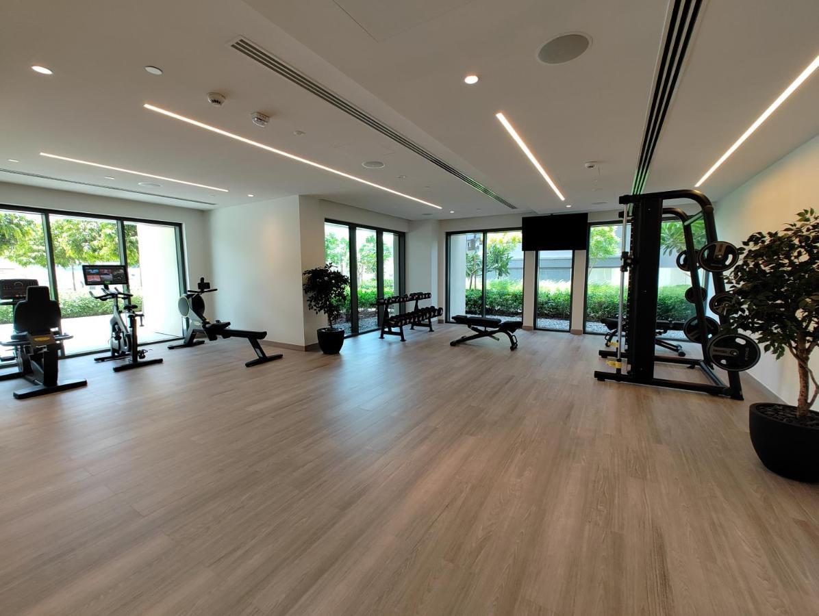 Ultimate / 5 Min Walk From Mall / Brand New / Downtown *